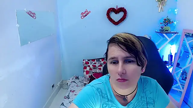 Snapshot of victoria_jones chatting on 4, 2, 2026 victoria jones online show from 4, 2, 2026