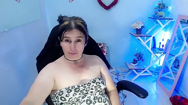 Snapshot of victoria_jones chatting on 10, 2, 2026 victoria jones online show from 10, 2, 2026