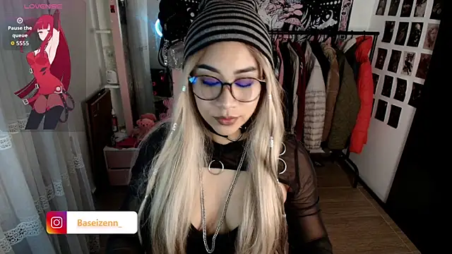 Snapshot of exodiakinky2 chatting on 3, 3, 2026 exodiakinky2 online show from 3, 3, 2026