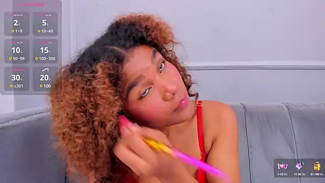 Snapshot of Isabellsmmith chatting on 8, 1, 2025 Isabellsmmith online show from 8, 1, 2025