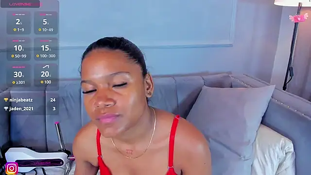 Snapshot of Isabellsmmith chatting on 22, 2, 2025 Isabellsmmith online show from 22, 2, 2025