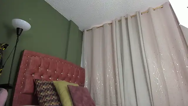 Snapshot of Zara_dulce chatting on 16, 12, 2025 Zara dulce online show from 16, 12, 2025