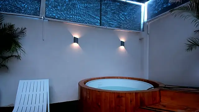 Ariella Ruiz online show from 2, 11, 2025