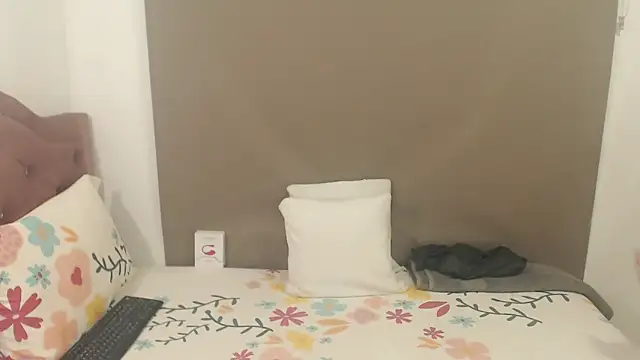 Snapshot of kimberlyjamexxx chatting on 5, 12, 2025 kimberlyjamexxx online show from 5, 12, 2025