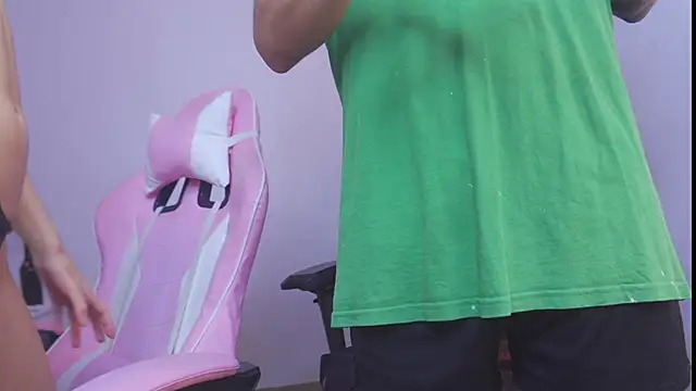 Snapshot of gabriel__manson chatting on 11, 1, 2025 gabriel  manson online show from 11, 1, 2025