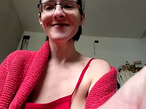 Snapshot of Milky_hairy_mommy chatting on 13, 2, 2025 Milky hairy mommy online show from 13, 2, 2025