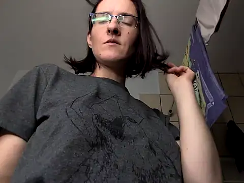 Snapshot of Milky_hairy_mommy chatting on 10, 9, 2025 Milky hairy mommy online show from 10, 9, 2025