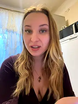 Snapshot of OlgaBuzzz chatting on 5, 12, 2024 OlgaBuzzz online show from 5, 12, 2024