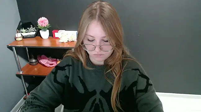 Snapshot of lady_minx chatting on 4, 12, 2024 lady minx online show from 4, 12, 2024