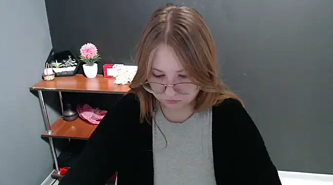 Snapshot of lady_minx chatting on 5, 12, 2024 lady minx online show from 5, 12, 2024