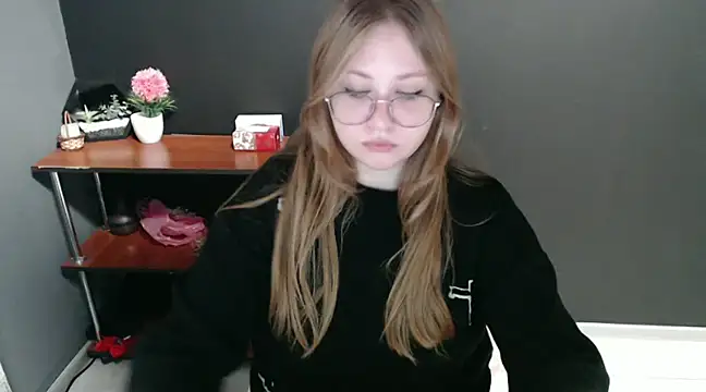 Snapshot of lady_minx chatting on 9, 12, 2024 lady minx online show from 9, 12, 2024