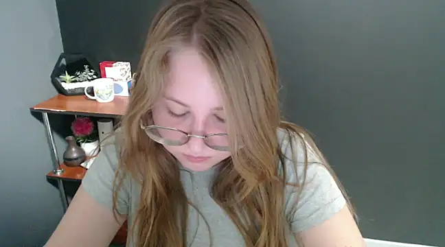 Snapshot of lady_minx chatting on 20, 12, 2024 lady minx online show from 20, 12, 2024