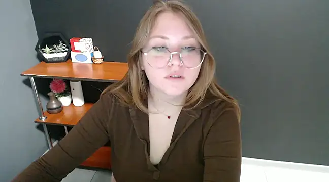 Snapshot of lady_minx chatting on 26, 12, 2024 lady minx online show from 26, 12, 2024