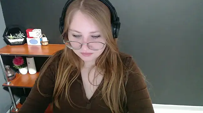 Snapshot of lady_minx chatting on 30, 12, 2024 lady minx online show from 30, 12, 2024