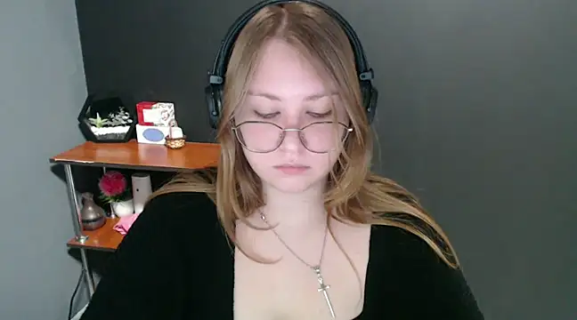 Snapshot of lady_minx chatting on 8, 1, 2025 lady minx online show from 8, 1, 2025