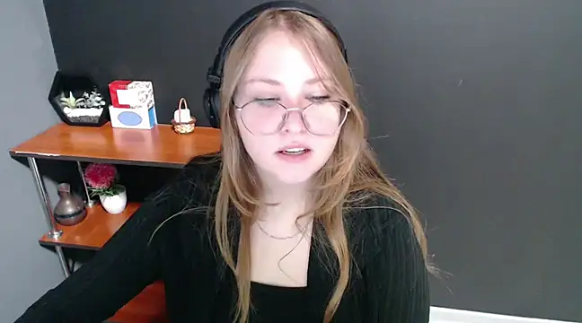 Snapshot of lady_minx chatting on 21, 1, 2025 lady minx online show from 21, 1, 2025