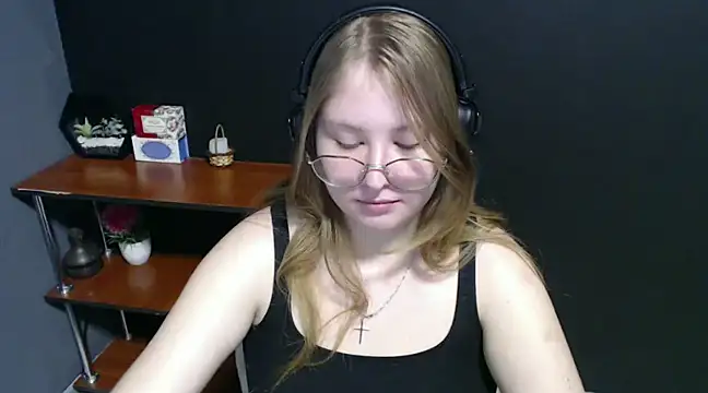 Snapshot of lady_minx chatting on 24, 1, 2025 lady minx online show from 24, 1, 2025