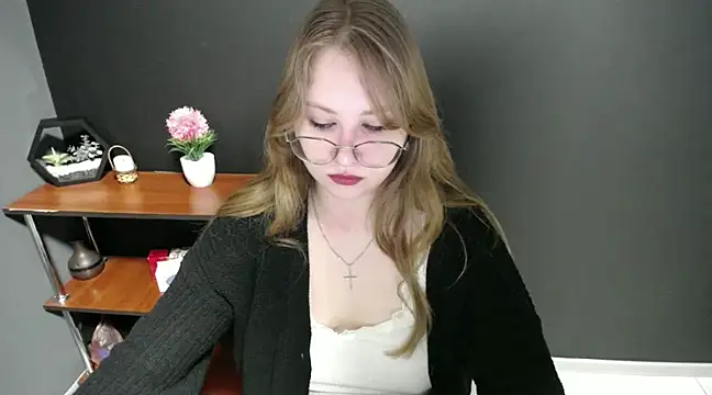 Snapshot of lady_minx chatting on 14, 2, 2025 lady minx online show from 14, 2, 2025