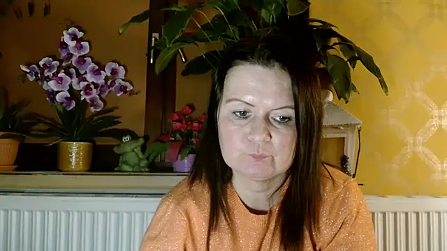Snapshot of DoreenLips chatting on 9, 1, 2025 DoreenLips online show from 9, 1, 2025