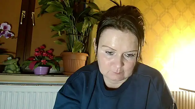 Snapshot of DoreenLips chatting on 12, 2, 2025 DoreenLips online show from 12, 2, 2025
