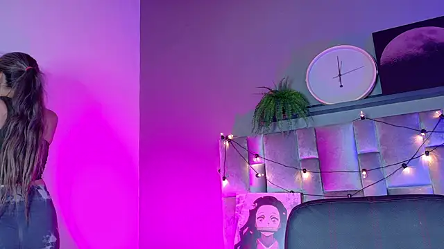 AmbarHills 1 online show from 17, 2, 2026