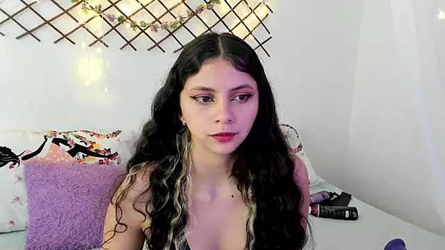 Snapshot of Ivanna_Bruner chatting on 14, 11, 2025 Ivanna Bruner online show from 14, 11, 2025