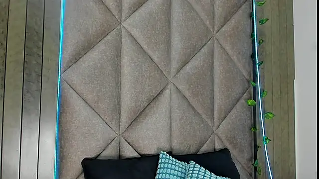 AbbyWathson online show from 18, 10, 2025