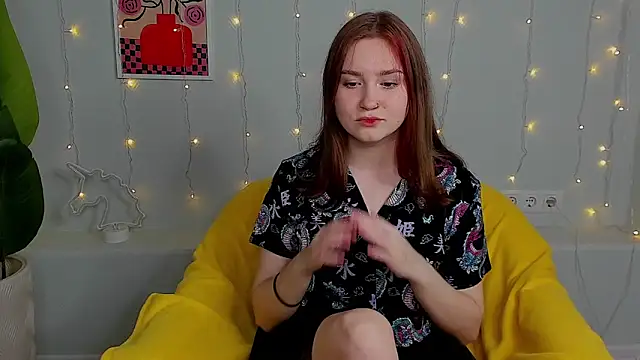 Snapshot of Sshy_Dream chatting on 22, 10, 2025 Sshy Dream online show from 22, 10, 2025