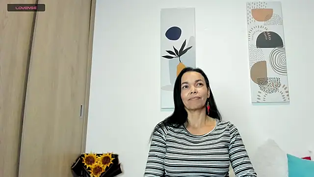 Evawalker  online show from 26, 2, 2025