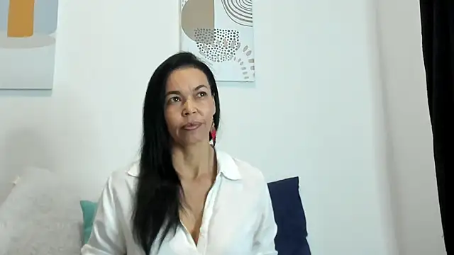 Evawalker  online show from 4, 3, 2025