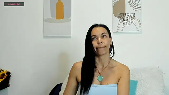 Evawalker  online show from 7, 3, 2025