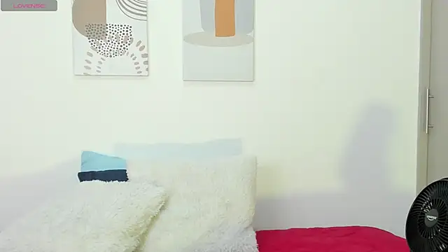 Evawalker  online show from 27, 11, 2025