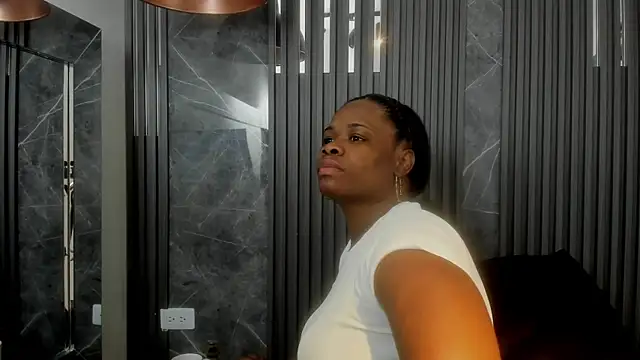 SaraiEvans online show from 16, 2, 2025