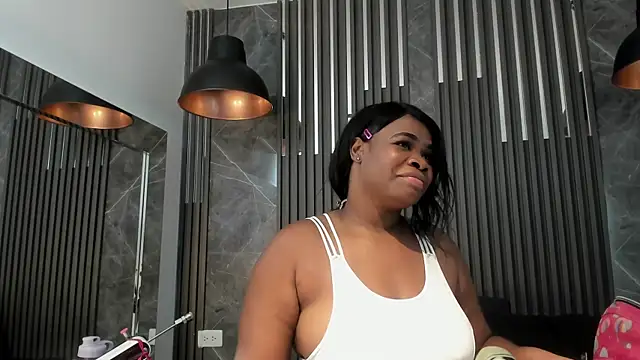 SaraiEvans online show from 14, 11, 2025