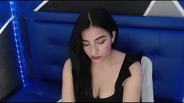 cherry modelx  online show from 11, 10, 2025