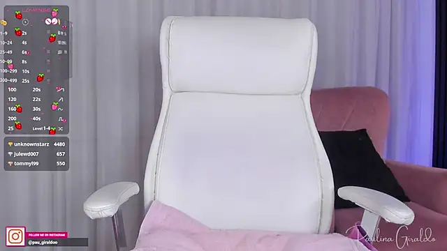 misspaulinaa online show from 12, 12, 2024