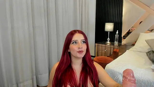 misspaulinaa online show from 15, 3, 2025