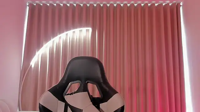 SavannahWildee online show from 8, 10, 2025