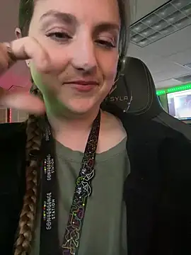 Snapshot of mirannacult chatting on 17, 12, 2024 mirannacult online show from 17, 12, 2024