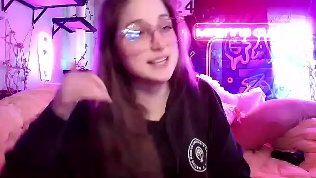 Snapshot of mirannacult chatting on 25, 2, 2025 mirannacult online show from 25, 2, 2025