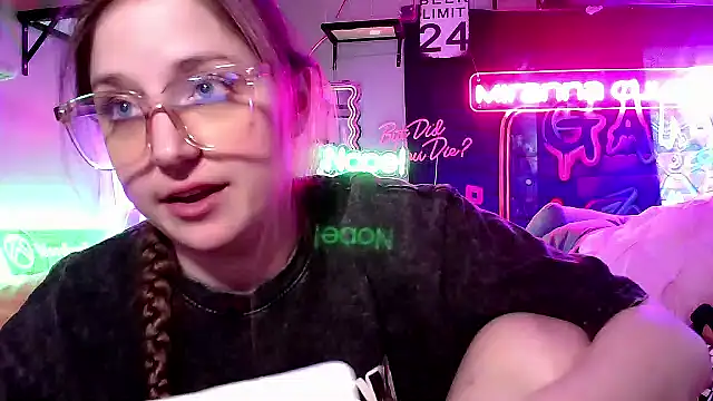 Snapshot of mirannacult chatting on 14, 3, 2025 mirannacult online show from 14, 3, 2025