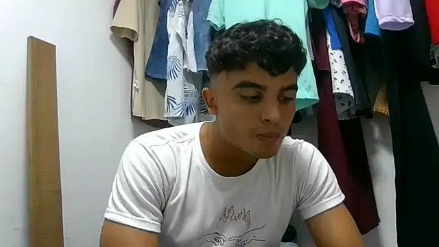 Snapshot of Mentriplex chatting on 4, 12, 2024 Mentriplex online show from 4, 12, 2024