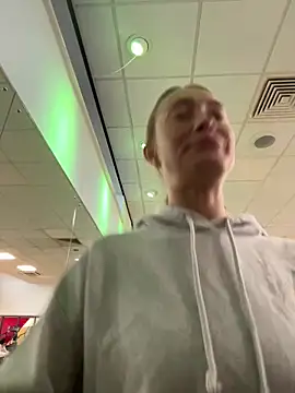 Pollypearson online show from 21, 1, 2025