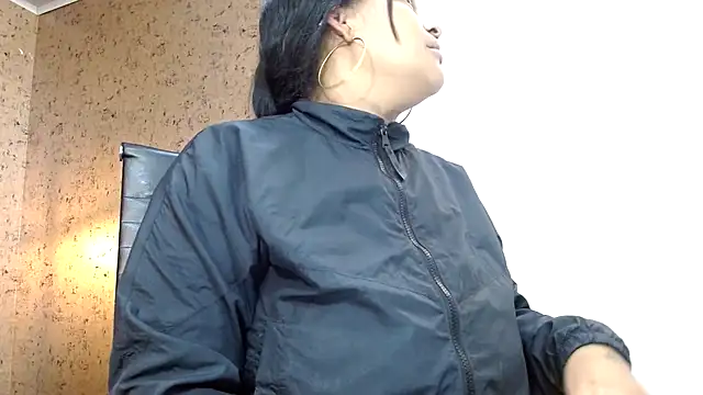 Michelle Brito1 online show from 26, 2, 2025