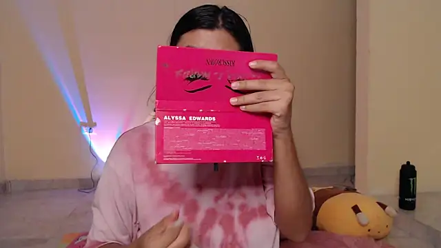 Snapshot of _maiahairy_ chatting on 20, 12, 2024 maiahairy online show from 20, 12, 2024