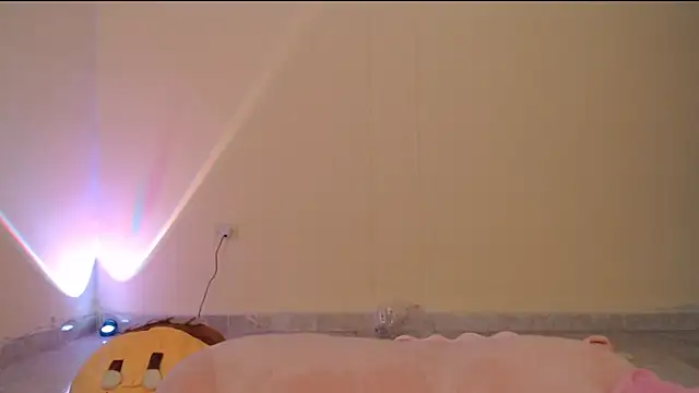 Snapshot of _maiahairy_ chatting on 8, 1, 2025 maiahairy online show from 8, 1, 2025