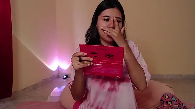 Snapshot of _maiahairy_ chatting on 29, 1, 2025 maiahairy online show from 29, 1, 2025