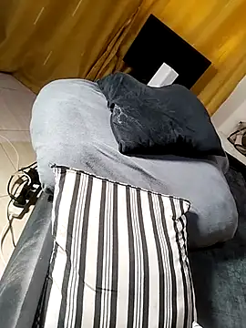 Hugemassivebootie online show from 20, 12, 2025