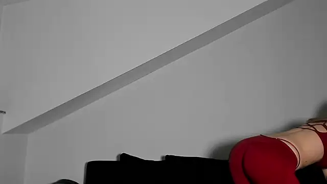 Snapshot of laurasommer chatting on 11, 3, 2026 laurasommer online show from 11, 3, 2026