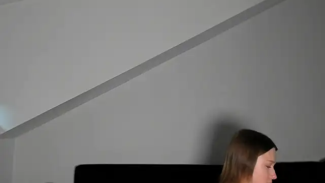 Snapshot of laurasommer chatting on 12, 4, 2026 laurasommer online show from 12, 4, 2026